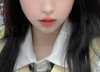 探索Poppa Chan油亮写真，在线获取她创作背后的灵感与技巧分享